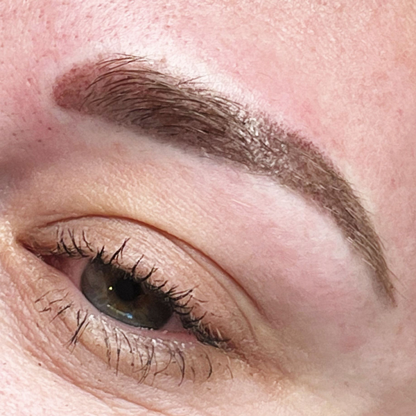 Ombré Or Powder Brows in Southend-on-Sea